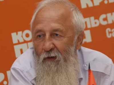 Общественник требует наказать авторов «развратных» билбордов