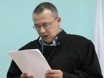 Пьяный сын ездил на отцовском тракторе по улицам Маркса. Приговор