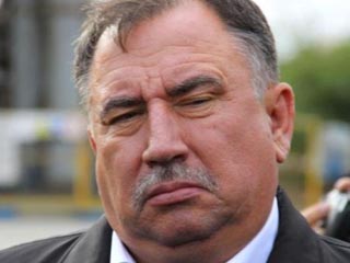 Валерию Сараеву прислали фотографии с недочетами ремонта дороги на улице Азина