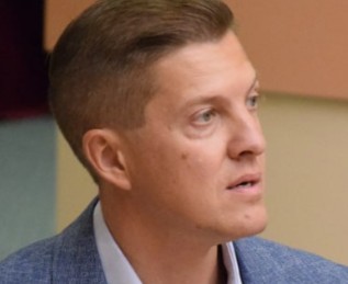 Улицы Саратова утопают в мусоре: возле баков образовались огромные свалки