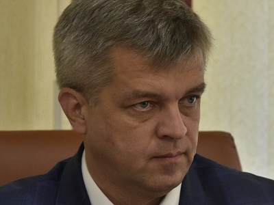 Экс-министр заявил, что молодежь не ассоциирует себя с работой на заводе, а идет в разносчики пиццы, которым платят от 80 тысяч