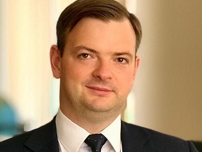 Третий за сутки. Саратовскую гордуму покидает депутат-банкир Алексей Шмелев