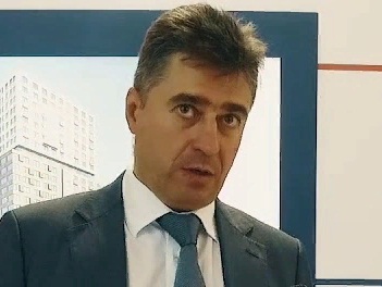 С начала года спрос на жилье в России упал на треть