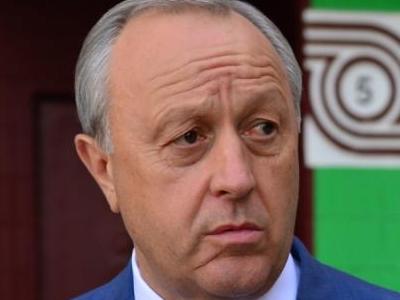 Саратовчанка интересуется развязкой на Стрелке и кто будет убирать территорию