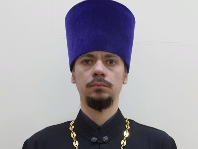 В саратовском храме детей учат строевой подготовке и штыковому бою