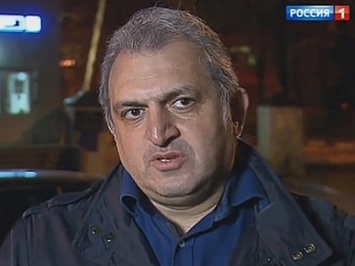 Бизнес вектор: Делец, причастный к уничтожению саратовского авиазавода, замешан в скандале вокруг семьи известного артиста