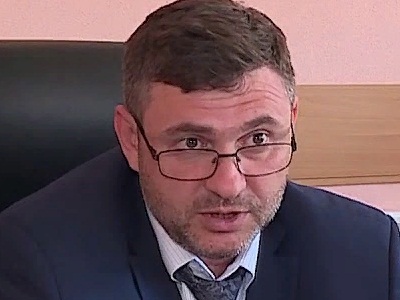 После смены главы райадминистрация покупает кожаное кресло