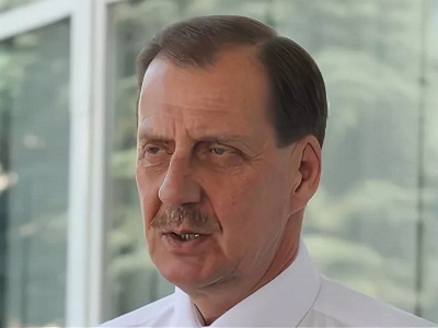 Глава района Павел Сурков проконтролировал ход строительных работ на ряде объектов в р.п.Татищево