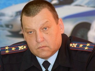 В темноте кроссовер сбил шедшего по дороге мужчину