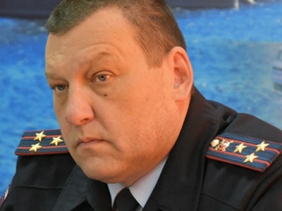 На дороге перевернулась фура, водитель в больнице