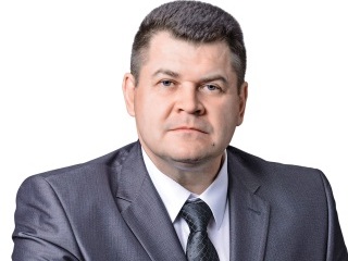 Депутат Вячеслав Тарасов поздравил школьников с «Последним звонком»