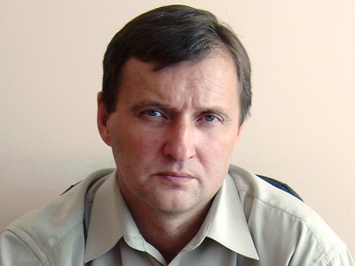 В Ленинском районе молодой человек упал рядом с проходящим поездом