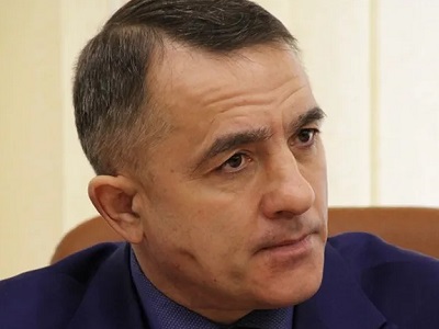 В Светлом из-за открытого люка нечистоты текут в Волгу и Дон