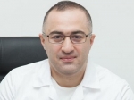 Молодой женщине удалили гигантскую опухоль яичника, с которой она ходила год