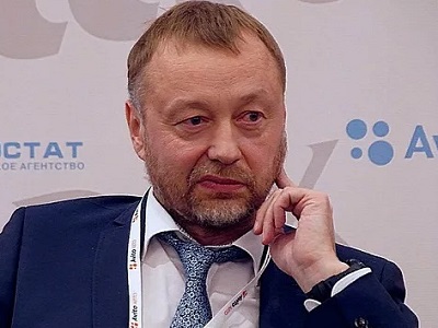 Автостат: продажи премиальных машин рухнули в два раза