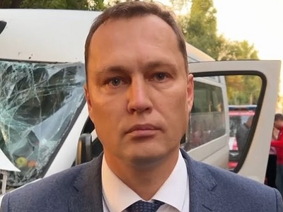 Мужчина отбил ребёнка у стаи бродячих собак