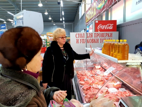 Александра Сызранцева провела повторную проверку торговой точки, реализующую свинину