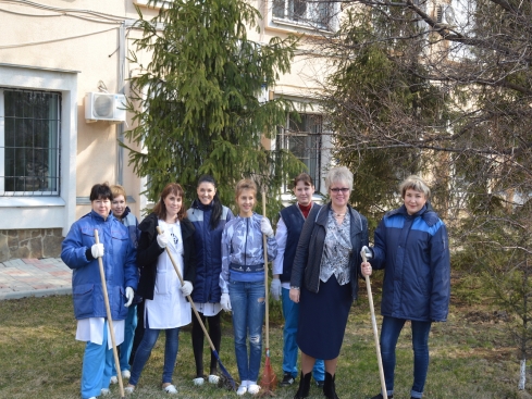 Активное участие коллектива ФГБУ «Саратовская МВЛ» в месячнике по благоустройству города