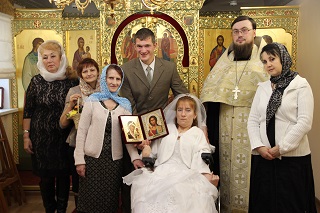 В Домовом храме Энгельсского дома-интерната состоялось таинство венчания