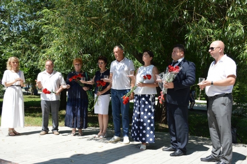Александра Сызранцева почтила память погибших в Великой Отечественной войне