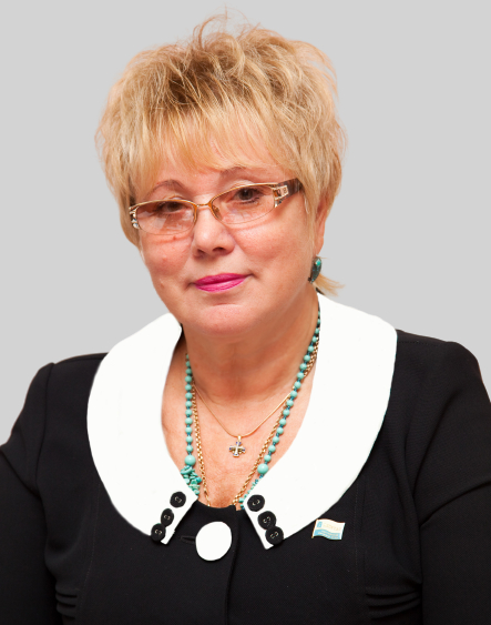 Александра Сызранцева передала подарки для многодетной семьи