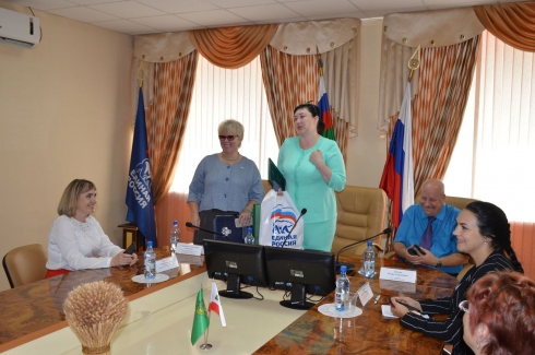 Сотрудники ветеринарной лаборатории встретились с депутатом Государственной Думы