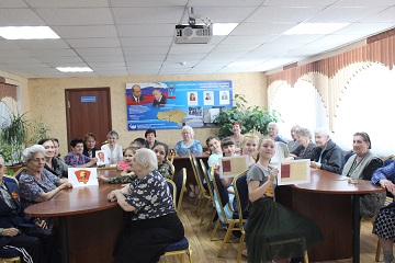 В рамках исполнения плана мероприятий по подготовке и проведению 100-летия ВЛКСМ в Энгельсском доме-интернате состоялся «круглый стол»