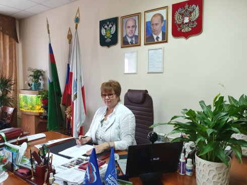Александра Сызранцева поздравила многодетную семью с Днем  защиты детей