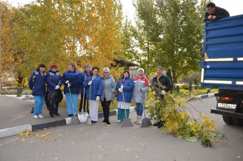 Коллективом ФГБУ «Саратовская МВЛ» проведена очередная акция по благоустройству территории