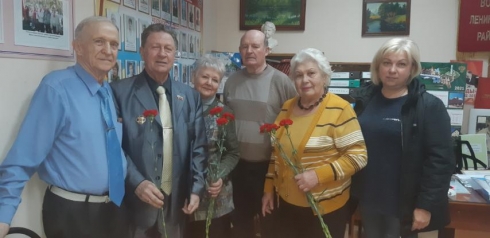 Александра Сызранцева передала поздравления совету ветеранов