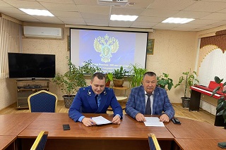 В преддверии Международного Дня пожилого человека в Энгельсском доме-интернате прошла очередная встреча с представителями Прокуратуры