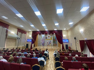 Проживающие и сотрудники Энгельсского дома-интерната внимательно прослушали послание Президента Федеральному собранию