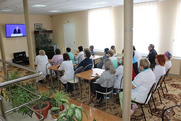 Проживающие Энгельсского дома-интерната отметили новый формат послания Президента Федеральному собранию