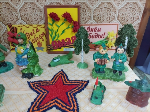 Воспитанники творческих студий подросткового ДК "Мечта" готовятся к празднику 9 Мая