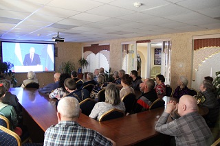 Проживающие Энгельсского дома-интерната обсуждали послание Президента Федеральному собранию