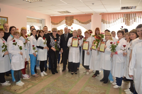 О торжественном собрании и поздравлении сотрудников ФГБУ «Саратовская МВЛ» с праздником Весны и Труда и Международным Днем ветеринарного врача