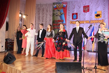 В Энгельсском доме-интернате прошел концерт Леонида Сметанникова