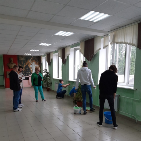 Александра Сызранцева осмотрела качество проведения ремонта кровли в школах Ленинского района