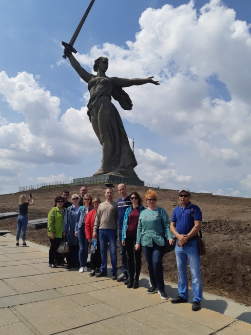 Саратовские партийцы посетили Мамаев Курган