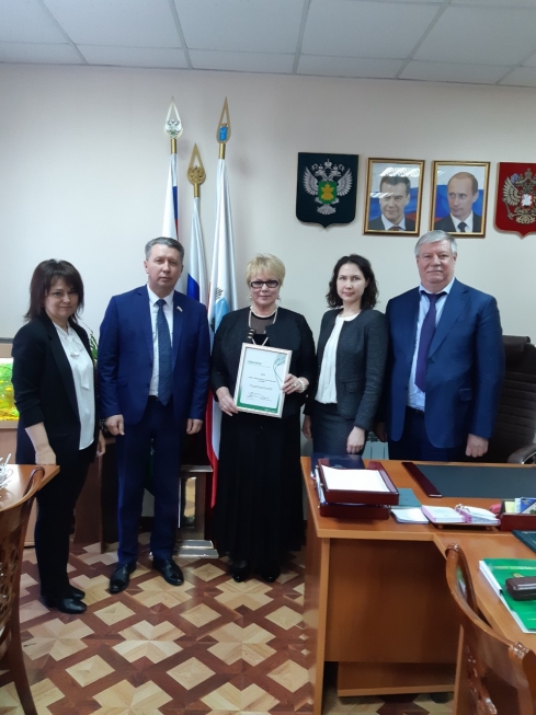 Директору ФГБУ «Саратовская МВЛ» вручена грамота за участие в Международной агропромышленной выставке «Зеленая неделя-2019» в г. Берлин