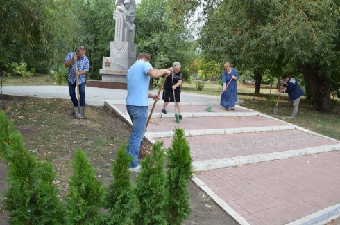 Коллектив ФГБУ «Саратовская МВЛ» принял участие в экологическом субботнике «Зеленая Россия»