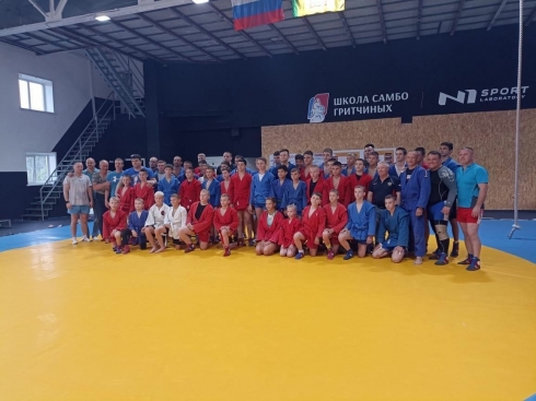 Петровские самбисты стали участниками спортивных сборов в Пензе