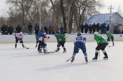  Петровский "Молот" в товарищеском матче обыграл команду "Штурм" из Новых Бурас