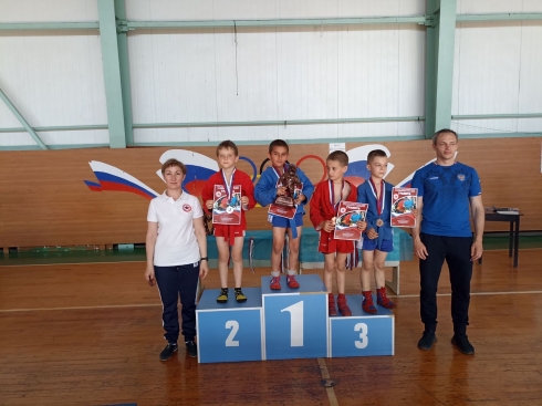 Самбисты успешно завершили соревновательный сезон 