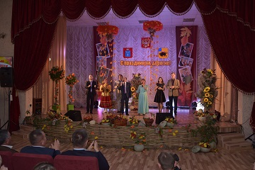 Проживающих Энгельсского дома-интерната поздравили с Днем добра и уважения