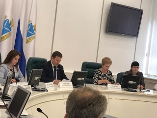 Энгельсский дом-интернат презентовал свой опыт по реализации социально-значимого проекта «Оздоровительная площадка «Территория долголетия» в Правительстве Саратовской области