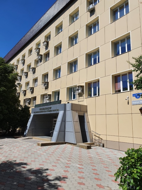 Коллектив ФГБУ «Саратовская МВЛ» активно участвует в акциях по уборке территории учреждения.