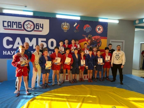 Самбисты из Петровска - призёры чемпионата в Саратове