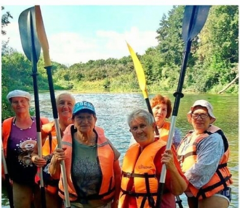 «Серебряные» волонтёры из Петровска прошли на байдарках по Медведице