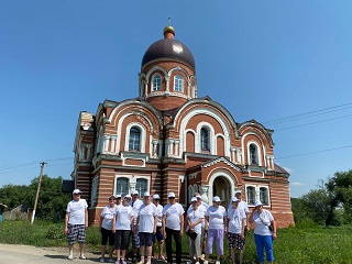 Туристы Энгельсского дома-интерната продолжают знакомится с историческими  памятниками